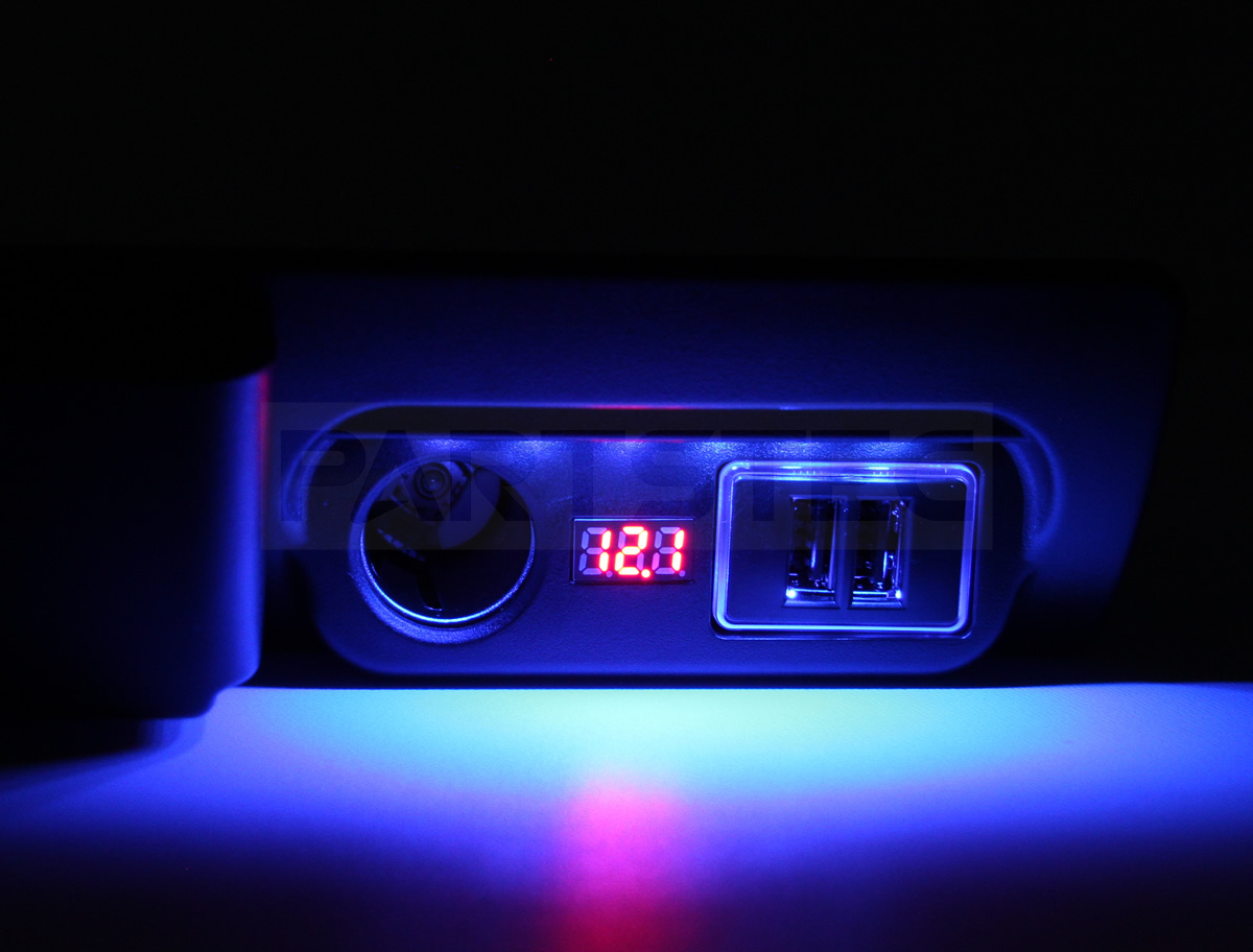 200系 レジアスエース 増設 電源 ユニット USB 2ポート LEDライト 電圧計 ポケット付 TRH200 TRH221 GDH201 TRH226 【説明動画有】/28-430 ハイエース : 増設電源ユニット ユニット | Type-Cトヨタ