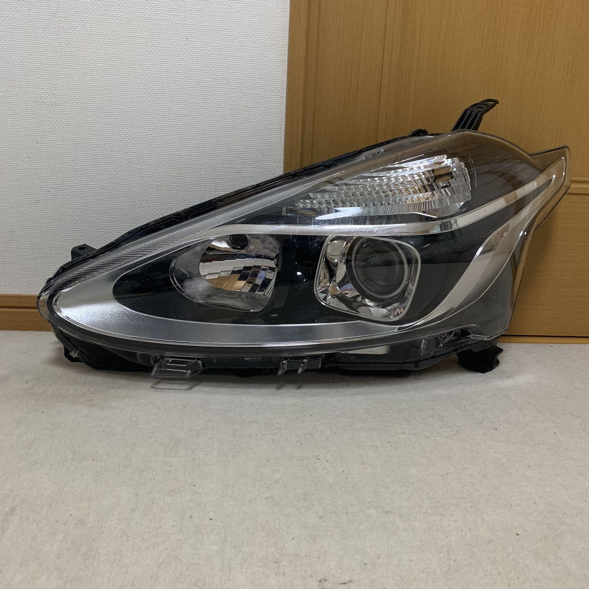 シエンタ NHP170G 純正 右ヘッドライト KOITO 52-316 トヨタ純正 シエンタ NHP170 後期 KOITO 52-316 左ヘッドライト
