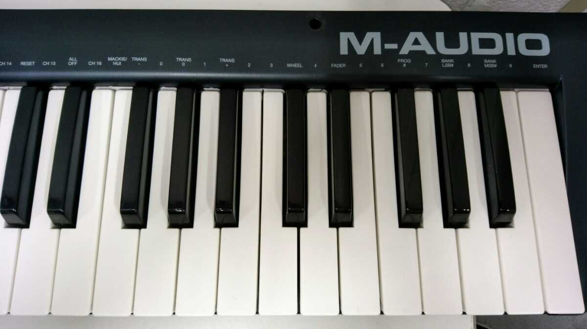 USB MIDIキーボード M-Audio 49鍵 0 ピアノ音源ソフト付属 M-AUDIO