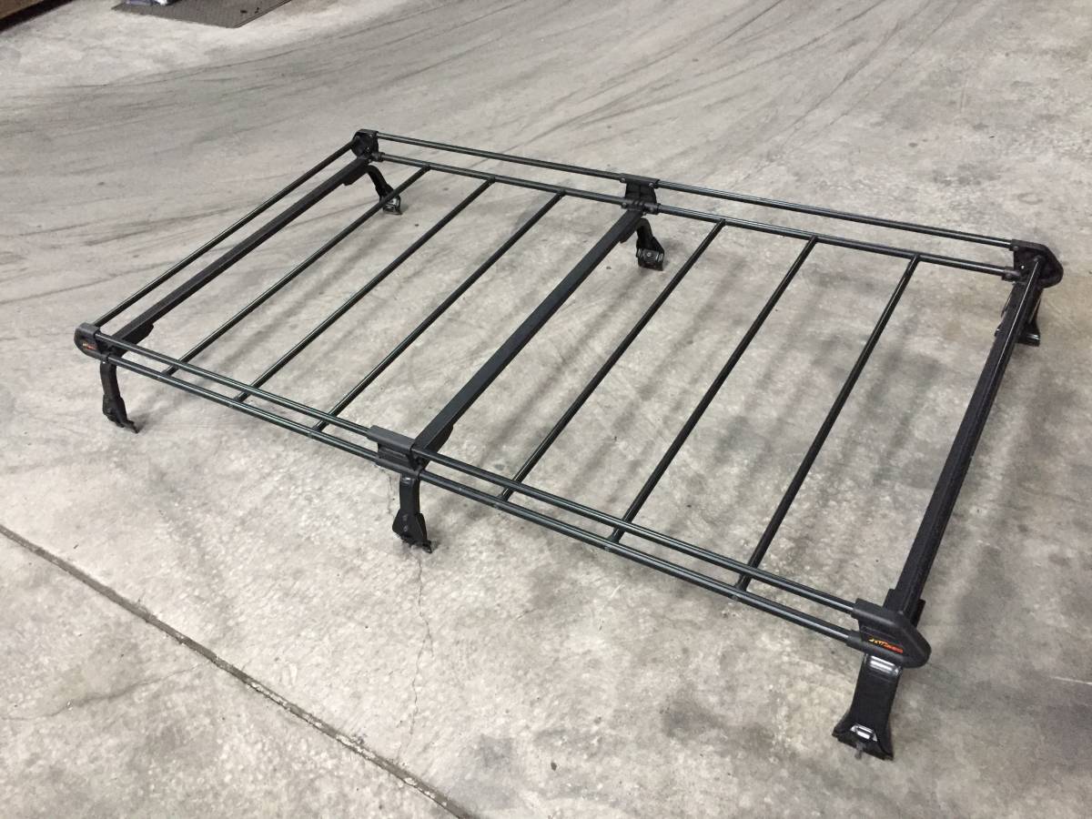 THULE ルーフラック・ルーフキャリア エクスペディション821 スーリー 