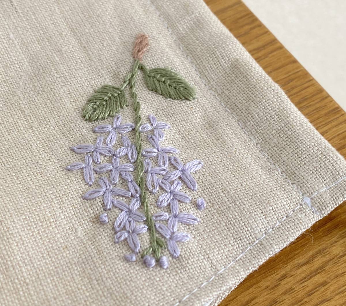 □ハンドメイド□手刺繍のマスクカバー□ライラック/リラ/紫/小花柄