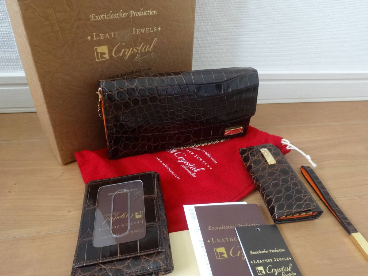 【品質保証，大人気】 レザージュエルズ クロコダイル 財布等4点セット 保管品 JRA(長財布（小銭入れあり）)｜売買されたオークション情報、yahooの商品情報をアーカイブ公開 - オークファン 長財布（小銭入れあり）