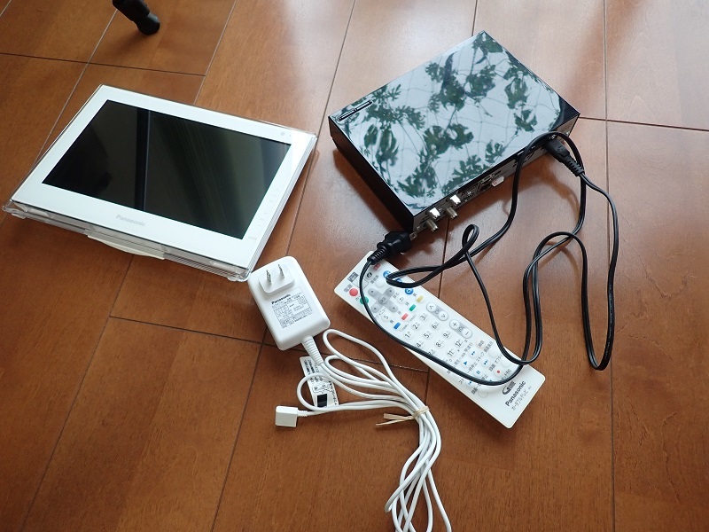 ポータブルTV プライベート・ビエラ UN-10E5 パナソニック UN-10E5-W