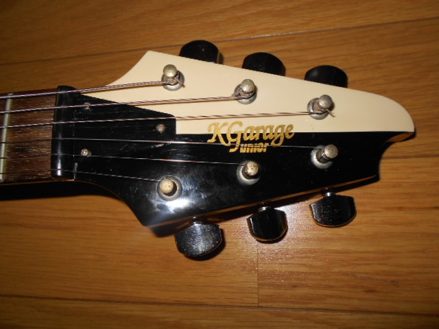 K Junior GARAGE JUNIOR K-garage アンプ内蔵 ͜· ミニギターV型 白黒