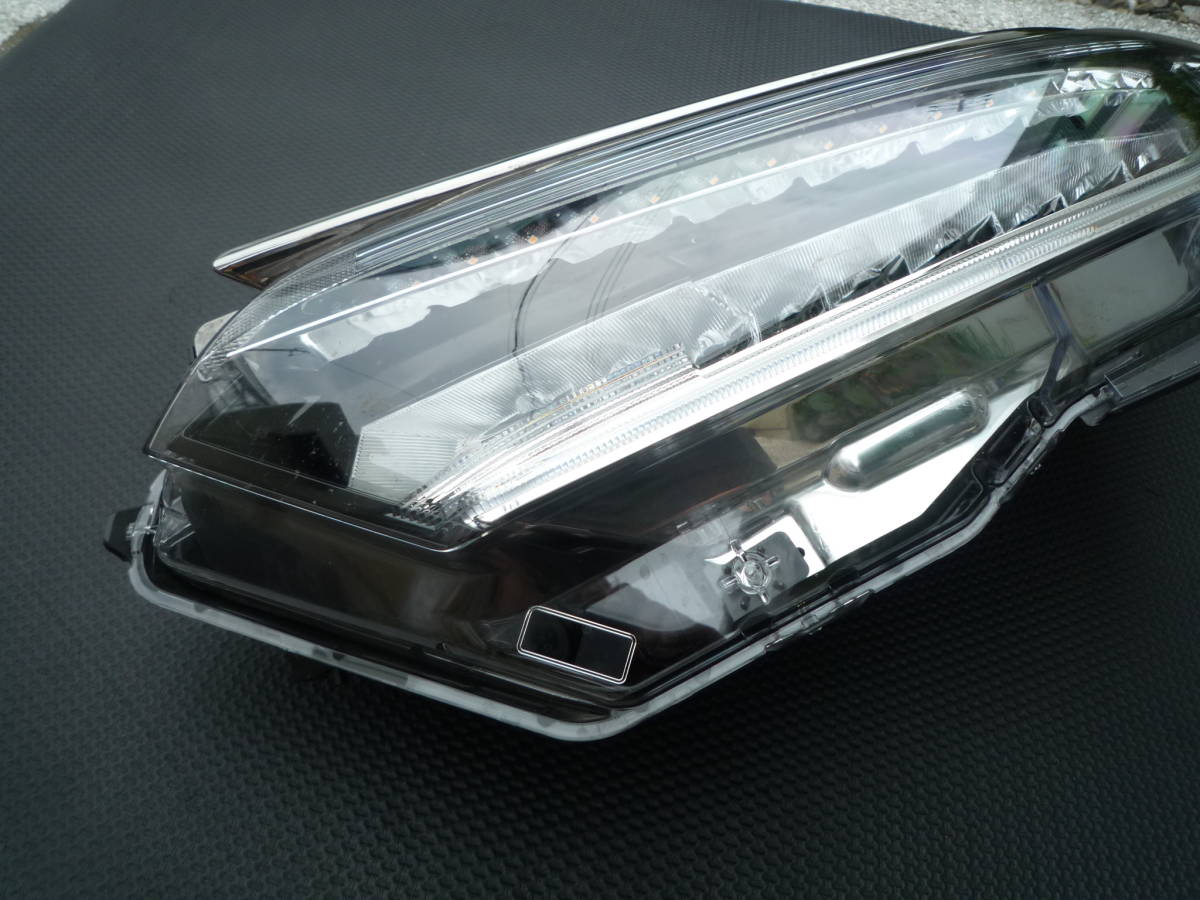 ヴェゼル LED 左ライト RV5 良品 J0 W5884 RV6 RV4 RV3 0 グーネット