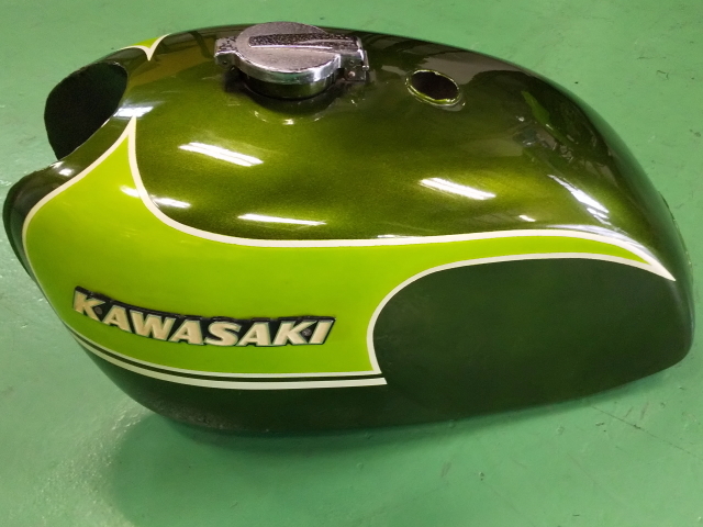 大阪より出品カワサキ-W1SA限定　タンク_1