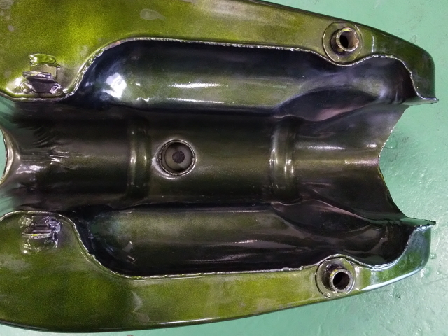 大阪より出品カワサキ-W1SA限定　タンク_3