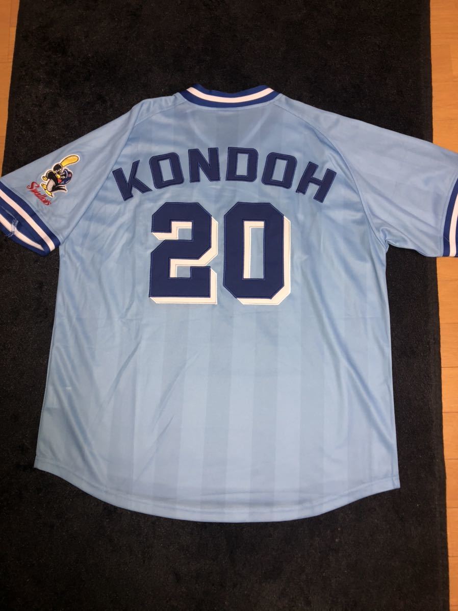 【安い，本物保証】 東京ヤクルトスワローズ 近藤一樹 ユニフォーム PLAYERS SERIES 復刻 刺繍 1990-1998年 ビジター(応援ユニフォーム、ウエア)｜売買されたオークション情報、yahooの商品情報をアーカイブ公開 - オー 応援ユニフォーム、ウエア