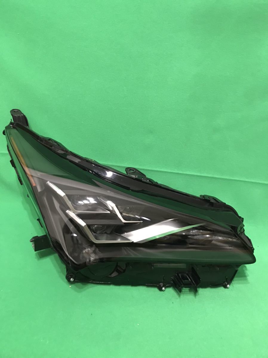 後期 レクサス NX 10系 右 美品 3眼 ヘッドライト KOITO AGZ10