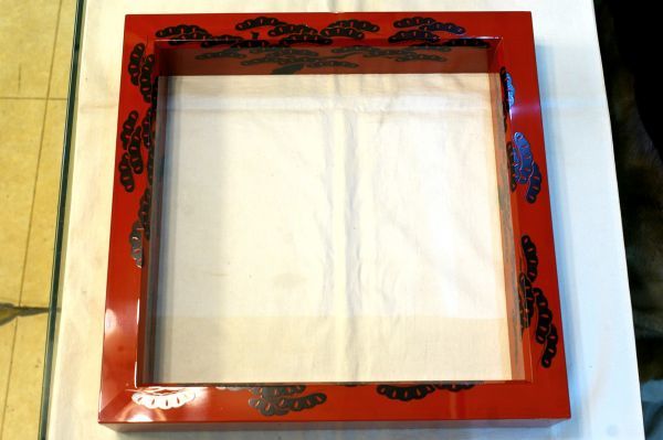D128 輪島塗 坂一男 作 押面唐松蒔絵 炉縁 共箱 木製漆器 茶道具 共箱 茶道具 輪島塗 炉縁 坂一男 公式通販 木製漆器 松蒔絵 作 |