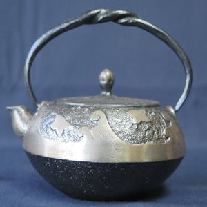 照光堂 南部鉄器 波千鳥 鉄瓶 真っ白い