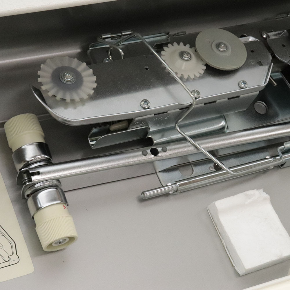 a*2様 SILVER REED マイコンあむあむモア 編機 本体 a*2様 SILVER REED マイコンあむあむモア 編機 本体 SILVER REED 編み機
