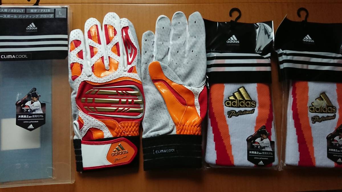 格安 NPB 西武ライオンズ 片岡治大 アディダス プロフェッショナル バッティンググローブ 両手 リストバンド2個セット 品(Lサイズ)｜売買されたオークション情報、yahooの商品情報をアーカイブ公 バッティンググローブ