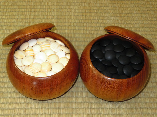 SET260日向特産蛤碁石（日向産スワブテ蛤）雪印38号・黒柿碁笥セット