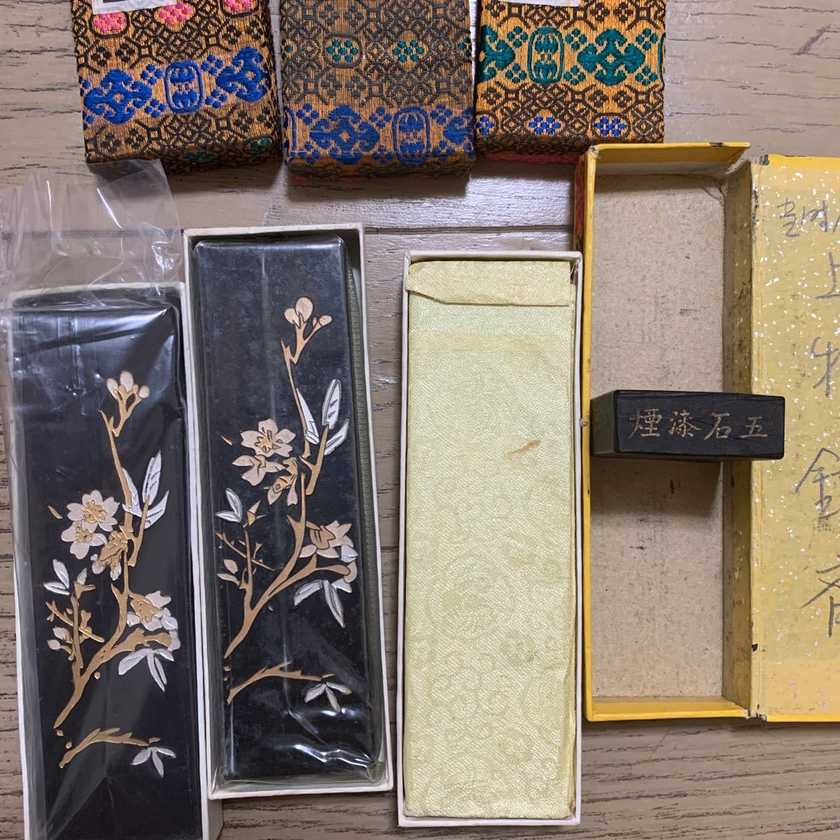 古墨 中国 上海墨廠出品「鐵斎翁書畫寳墨」八分一サイズ 油煙一 油煙