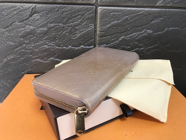  １円 参考定価１３万円 付属品あり 内装良好 LOUIS VUITTON ルイヴィトン 長財布 ヴェルニ モノグラム ジッピーウォレット(ヴェルニライン)｜売買されたオークション情報、yahooの商品情報をア 服飾小物