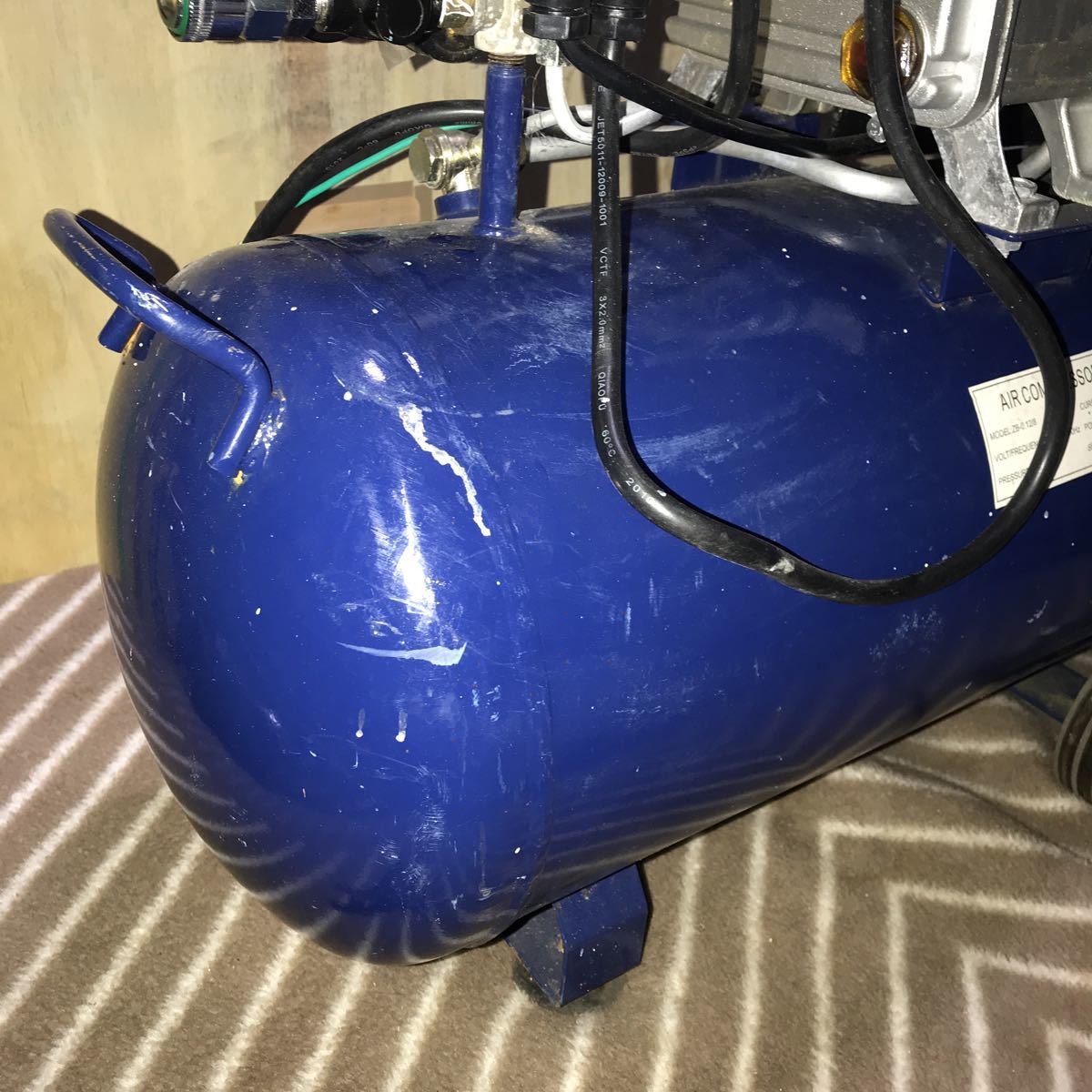 中古 イリイ Try-Power ZB-0.12/8 2馬力エアーコンプレッサー タンク