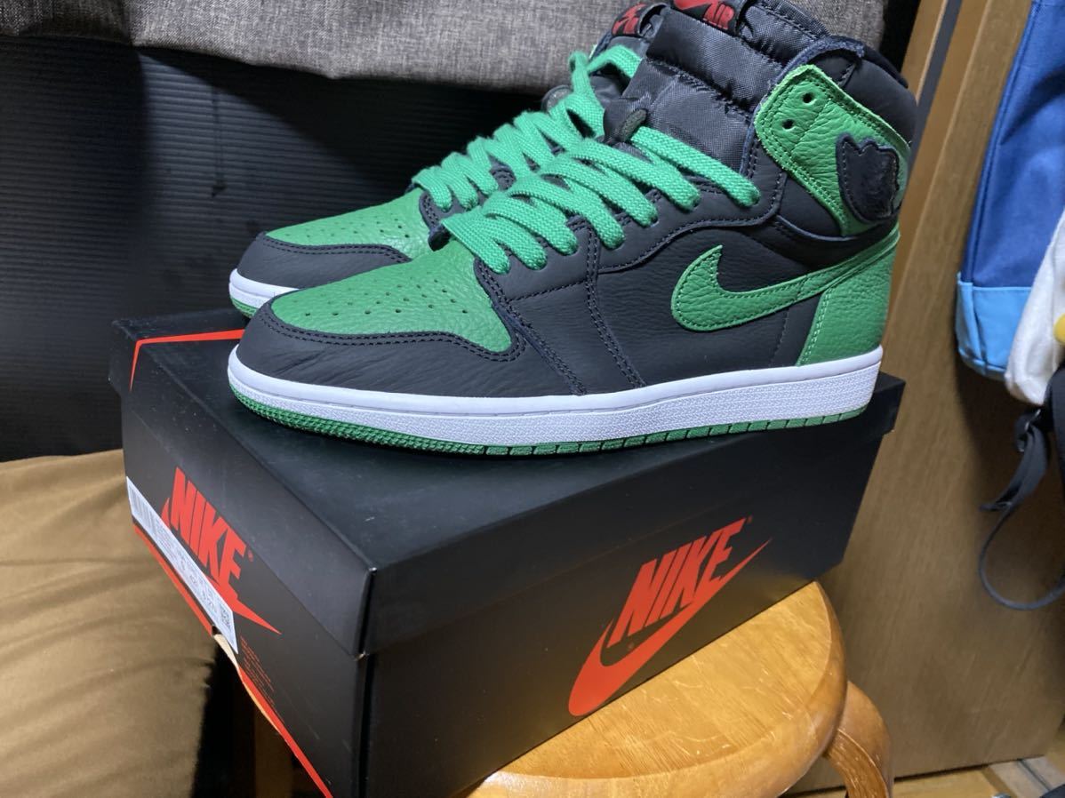 格安，定番人気 NIKE ナイキのスニーカー。
