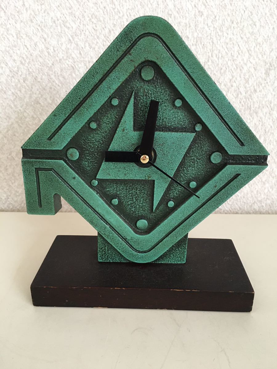 アンティーク 北海道 形 ブロンズ調 置き時計 モニュメント アート オブジェ ウポポイ誕生 み 雑貨 売買されたオークション情報 Yahooの商品情報をアーカイブ公開 オークファン Aucfan Com