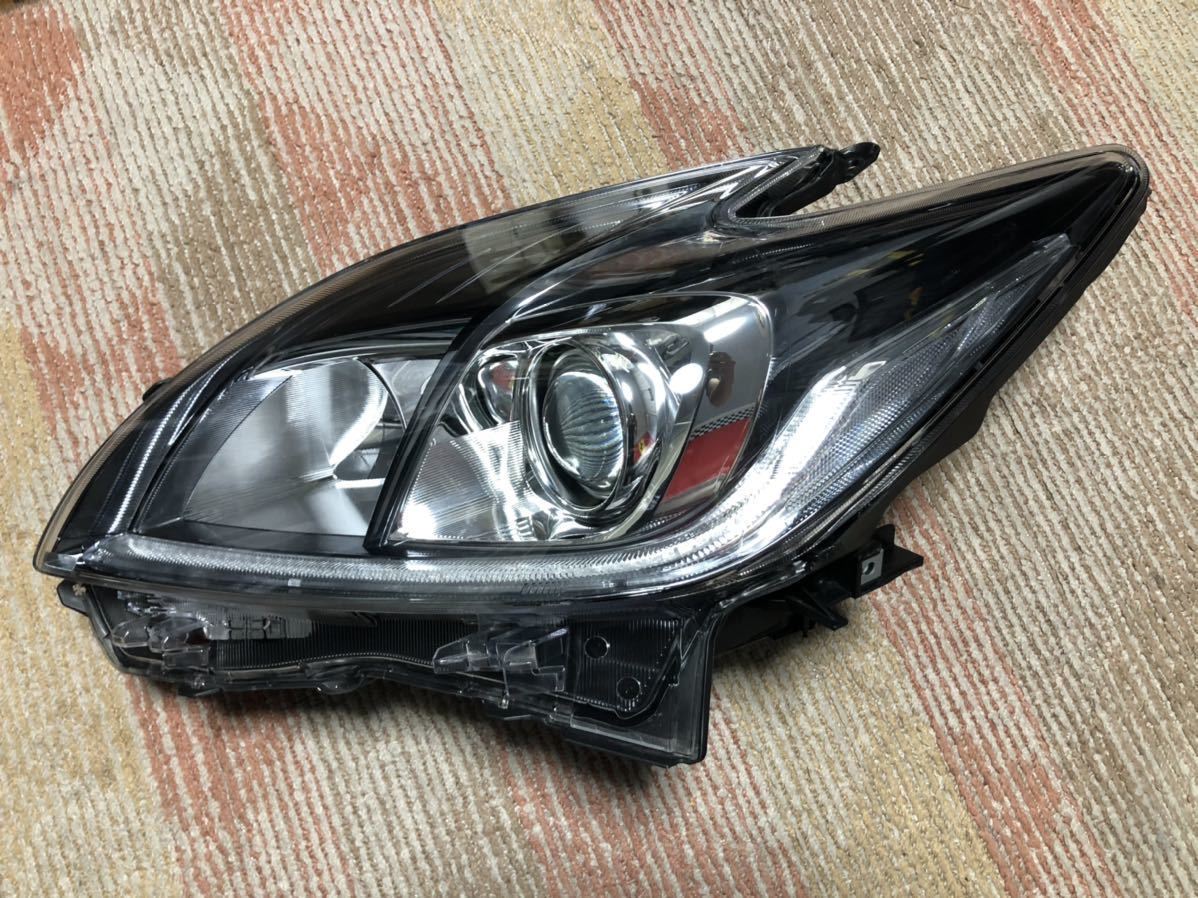 プリウス トヨタ ZVW30 バラスト ヘッドライト 純正HID 後期 純正
