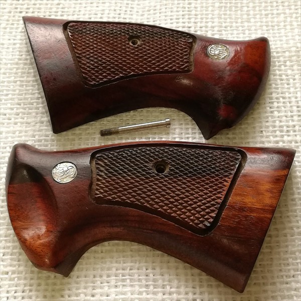S&W社純正 M29他、Nフレーム用 スクエアバット ターゲット 木製