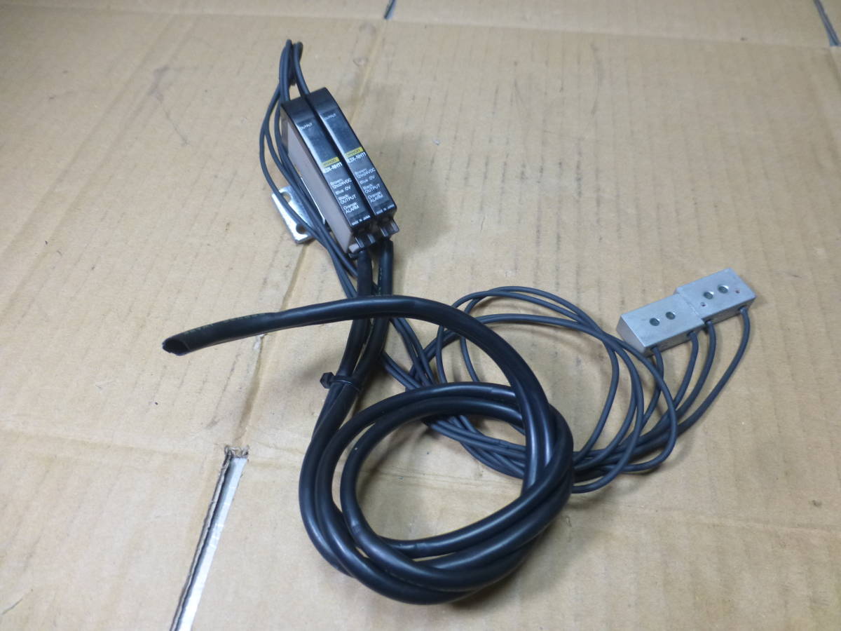 OMRON E3X-NH11 ２つ