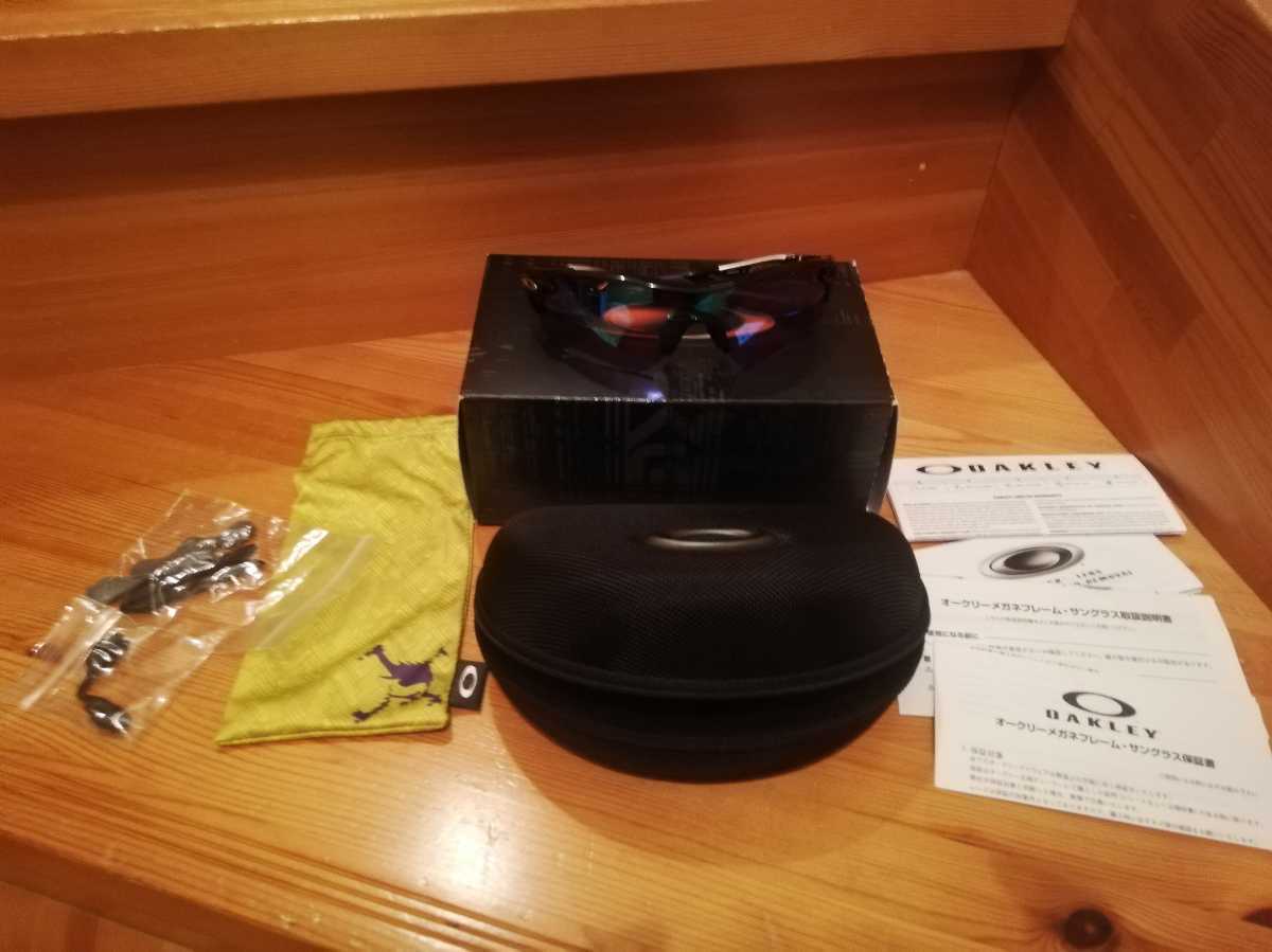 ほぼ新品！OAKLEYオークリー スポーツサングラス ！ 箱付きほぼ新品