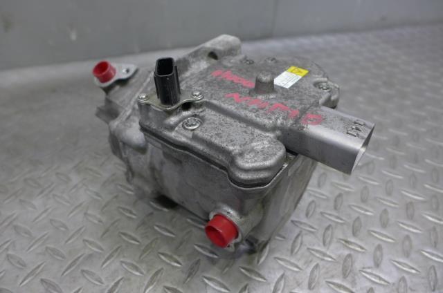 アクア DAA-NHP10 エアコン コンプレッサー A/C 082 デンソー 88370