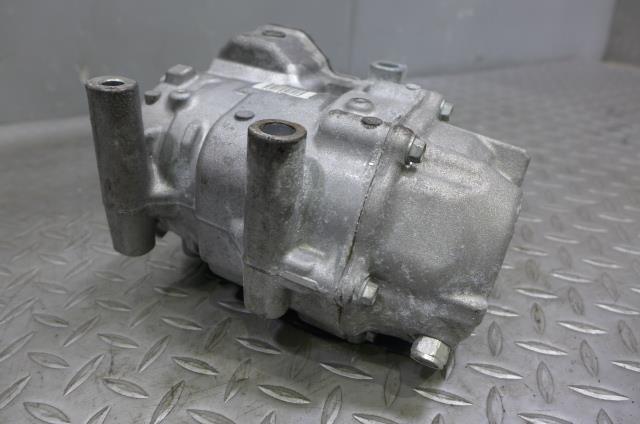 アクアDENSO エアコンコンプレッサー ES14C アクア DAA-NHP10 エアコン コンプレッサー A/C 082 デンソー 88370