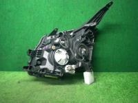 ヴォクシー DBA-ZRR70W 右 ヘッド ライト 1F7 【公式通販】