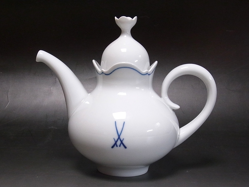 □美品 MEISSEN マイセン 双剣マーク VIP ホワイト ティーポット□シンプル