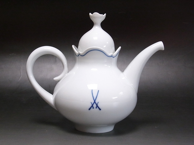 □美品 MEISSEN マイセン 双剣マーク VIP ホワイト ティーポット□シンプル