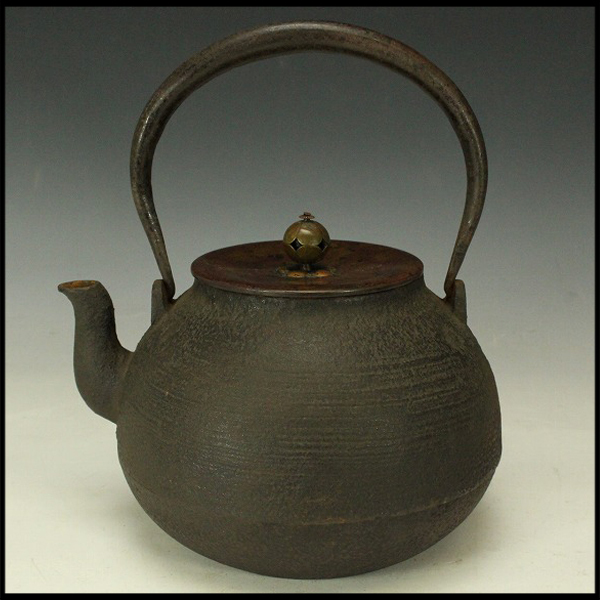 鉄瓶 煎茶道具 時代物 銅製蓋 極上品 龍文堂 | 時代 刷毛目地紋 刷毛