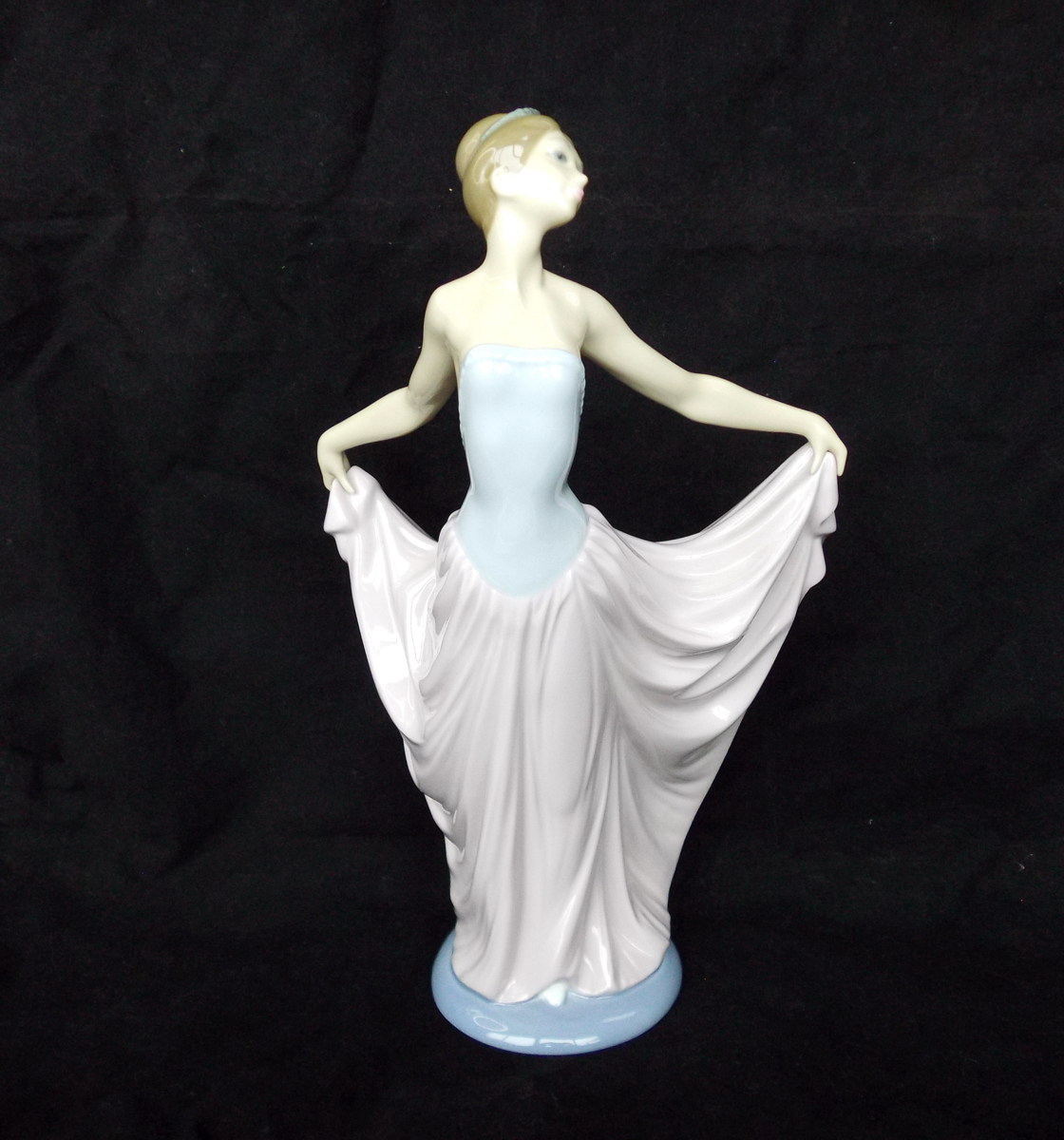 踊る少女 リヤドロ公式オンライン | リヤドロ : LLADRO 5050の通販