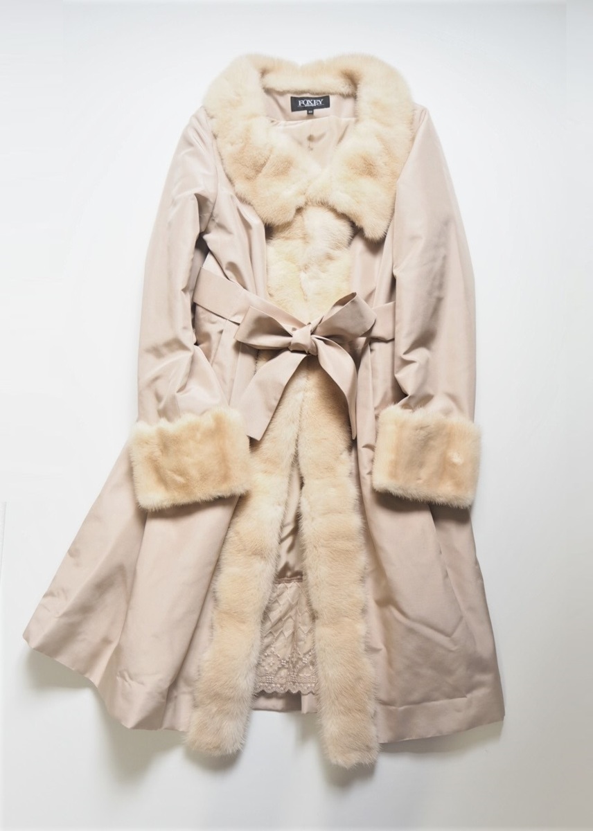 美品　FOXEY 中綿コート　40 ☆FOXEY BOUTIQUE フォクシー☆最高級 ミンクファー 中綿入り シルク