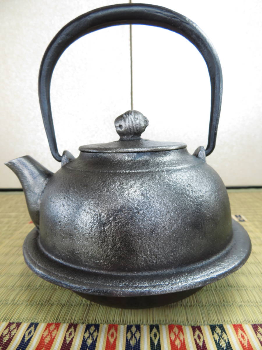 人気定番，2025 六道 砂鉄鉄瓶 品 南部 名人釜師造 羽付 砂鉄鉄瓶 茶道具(鉄瓶)｜売買されたオークション情報、yahooの商品情報をアーカイブ公開 - オークファン 鉄瓶