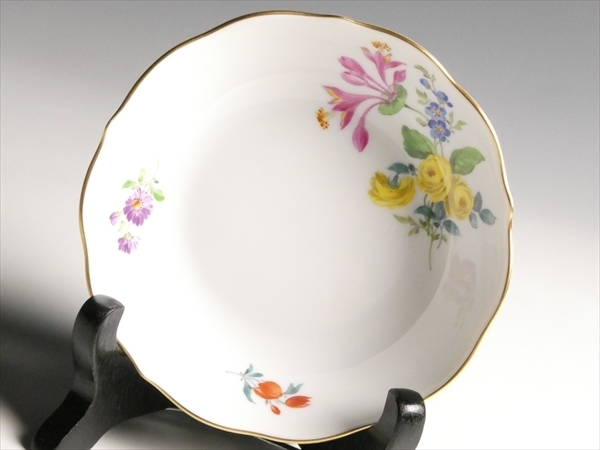 まとめ買い価格 n27 Meissen マイセン フラワーブーケ 絵変り ソーサー