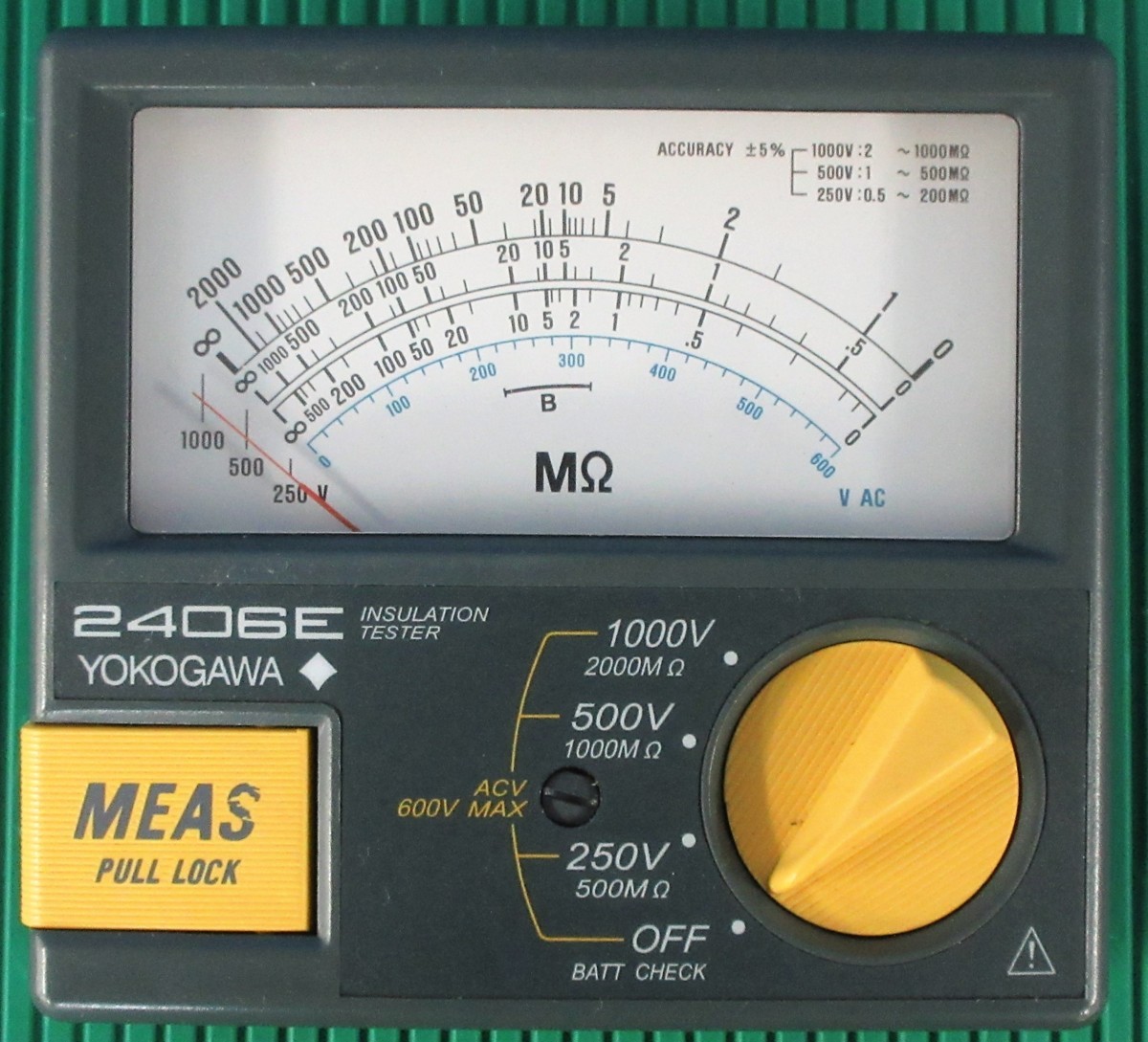 【た】 YOKOGAWA 横河 240635 2406E アナログ絶縁抵抗計 中古