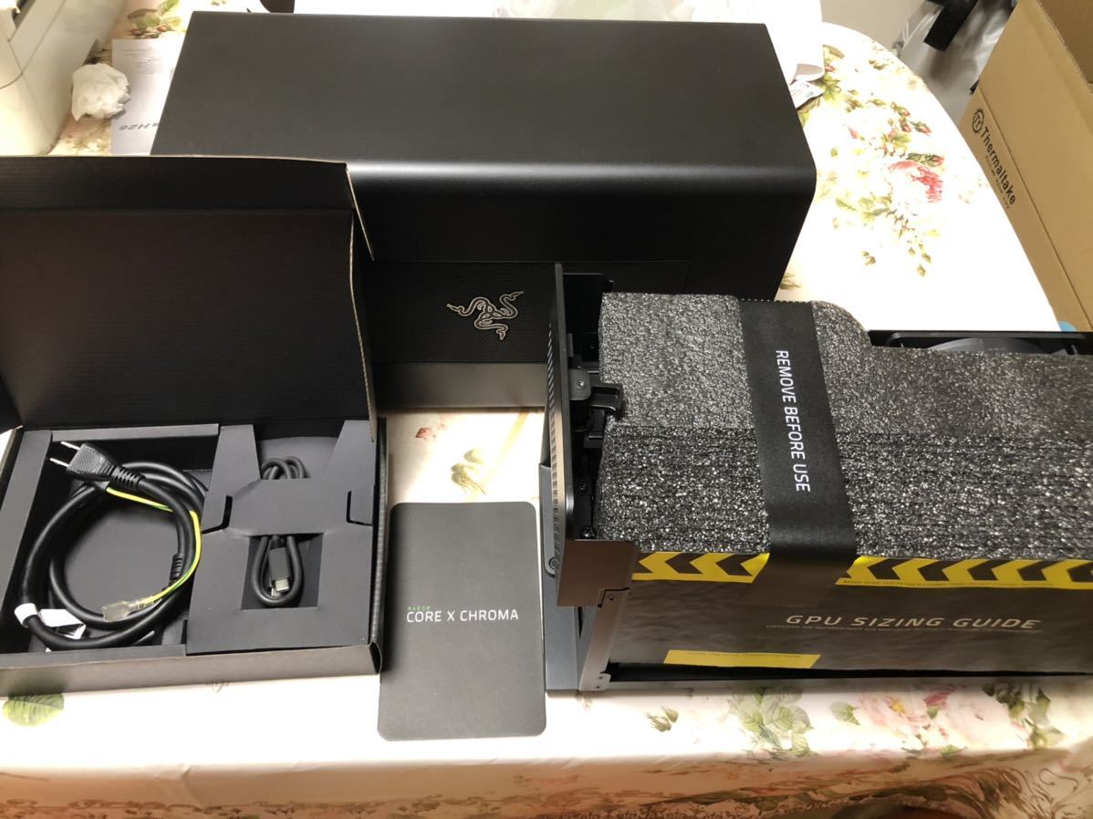 Razer Core X Chroma 外付けGPU (e-gpu) 送料無理 超美品 Razer 【公式