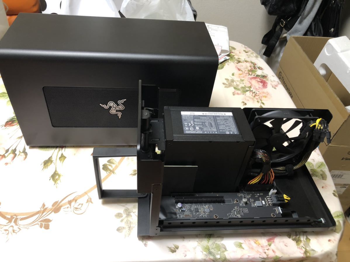 Razer Core X Chroma 外付けGPU (e-gpu) 送料無理 超美品 Razer 【公式