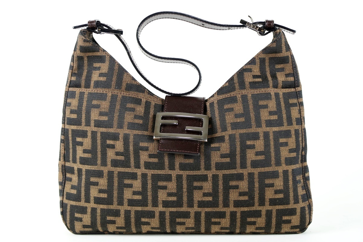  FENDI フェンディ ズッカ柄 マンマバケット ショルダーバッグ ブランド鞄 レディース IL60(ショルダーバッグ)｜売買されたオークション情報、yahooの商品情報をアーカイブ公開 - オークファン かばん、バッグ