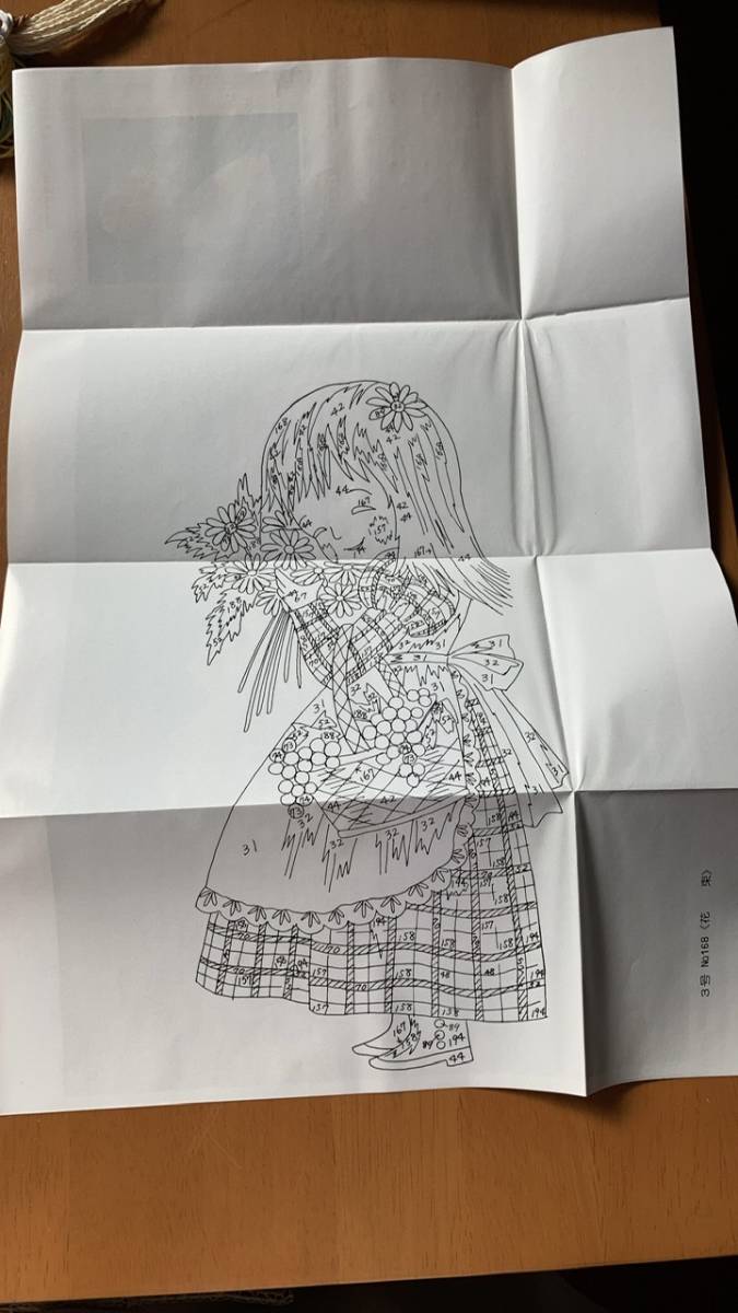 文化刺繍　花と少女_4