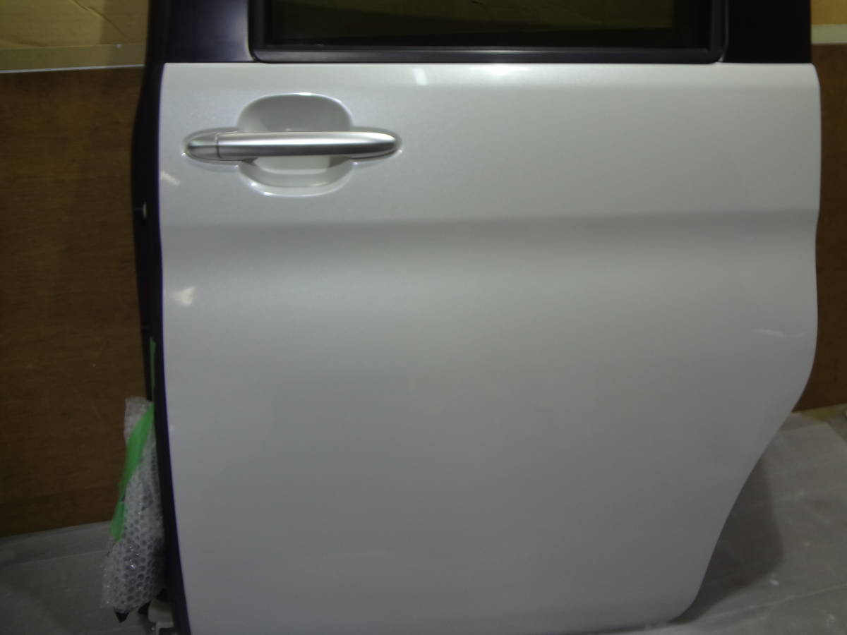 02314 タント カスタム L375S　　左リア　スライドドア　W24（パールホワイト）　 21年_2