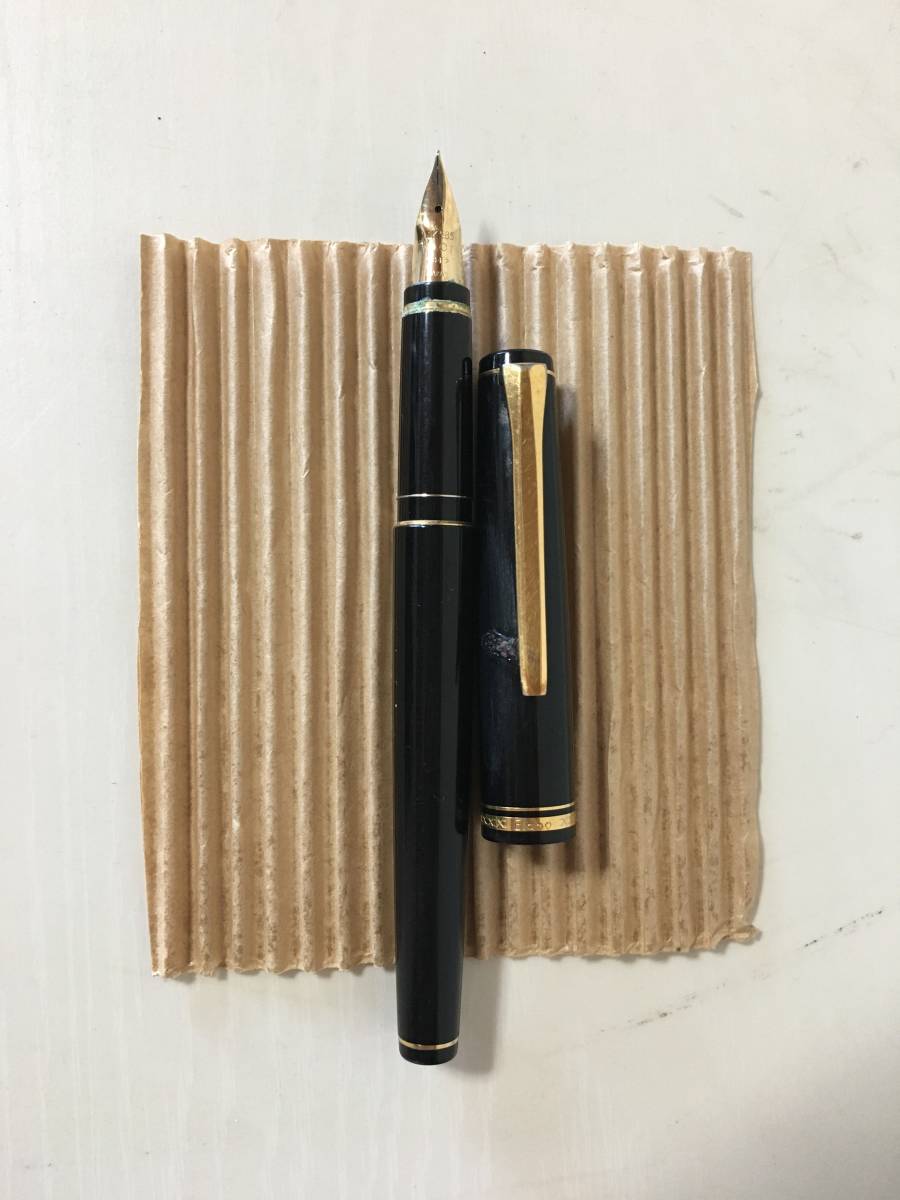 ◆万年筆　Elabo　PILOT　ペン先 14K 585　MADE IN JAPAN　中古品◆ パイロット PILOT 万年筆 14金 Pilot ペン先14K-585刻印11-130