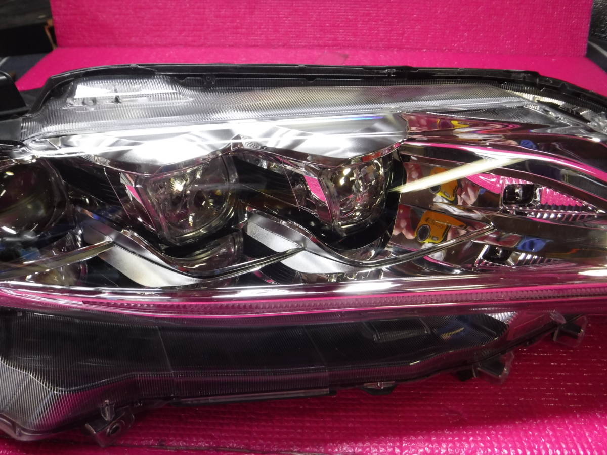 ハリアー トヨタ ZSU60W 0 右ヘッドランプユニット 右ヘッドライト