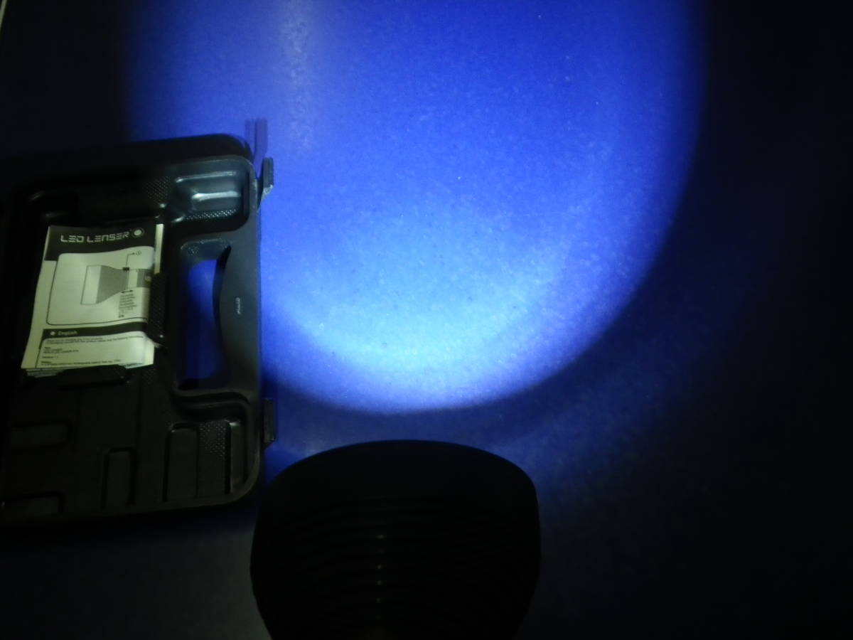 X7R LED LENSER(レッドレンザー) OPT-8408R - 充電式LEDライト 激安価格 珍品レッドレンザー メルカリ | 明るさ500ルーメン&frasl;実用 led x21(opt-8421) x14(opt-8415) x7r(opt-8408r) ヨドバシ.com