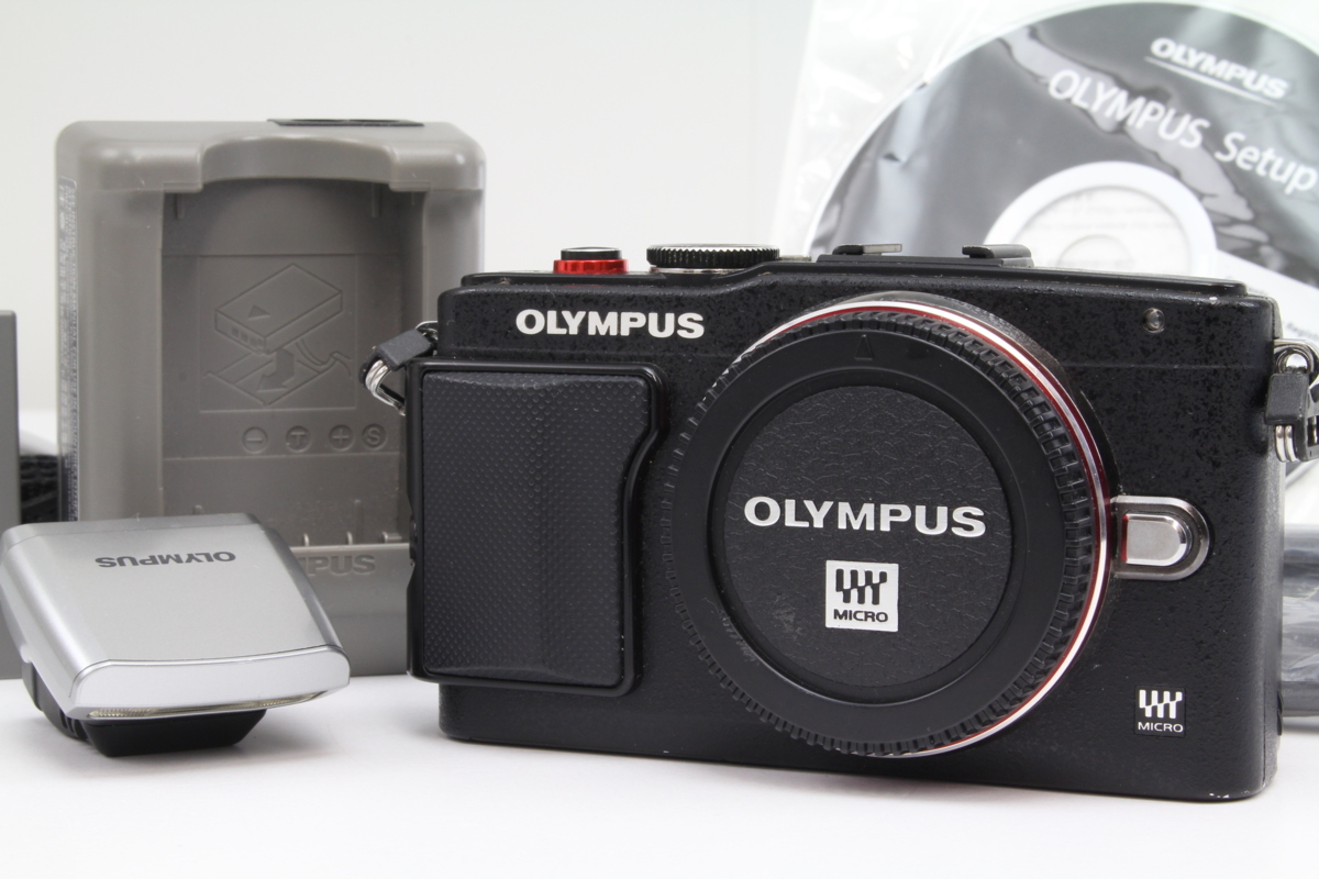 中古品】 OLYMPUS PEN lite E-PL5 ボディ シャッター数6365回