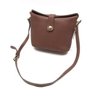 COACH ショルダーバッグ 革のYahoo!オークション(旧ヤフオク!)の相場 