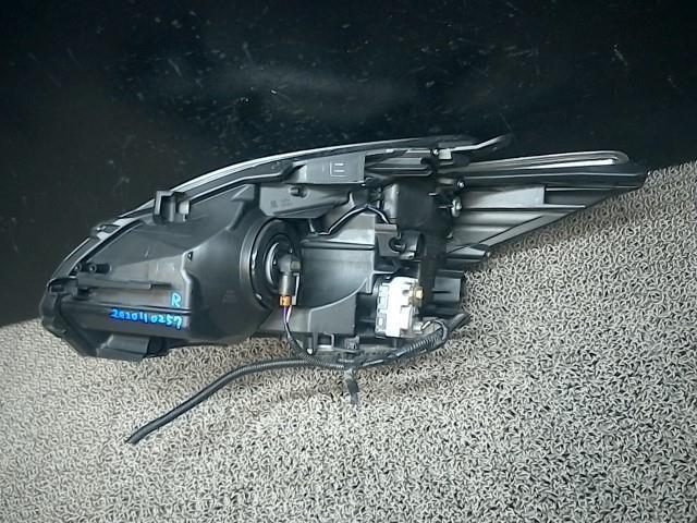 30プリウス後期 ツーリングセレクションのヘッドライトについて
