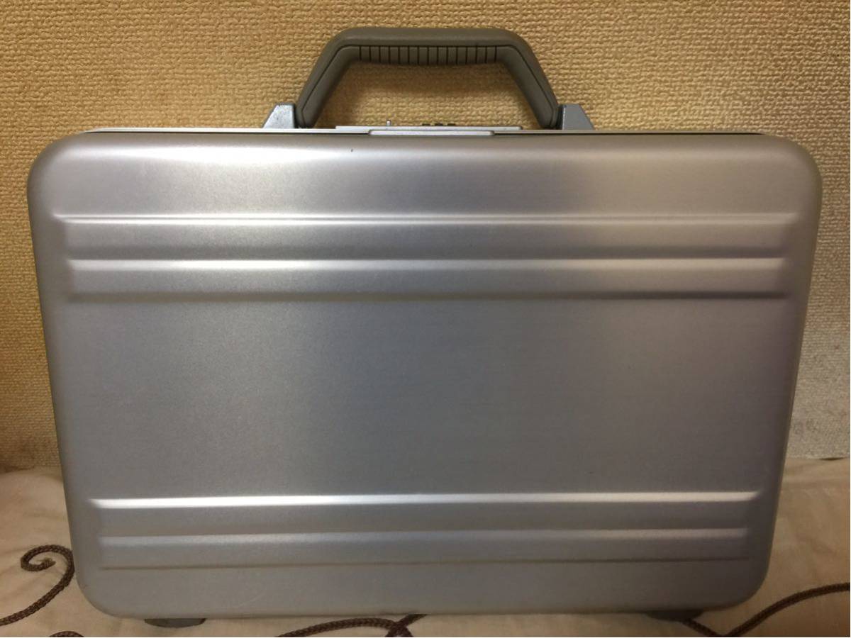 ZERO HALLIBURTON アタッシュケース 